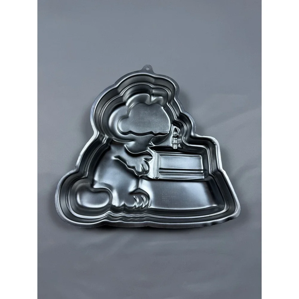 Wilton Garfield Birthday Cake Pan Vintage 1981‎ Aluminum Mold 2105-2447 Silver